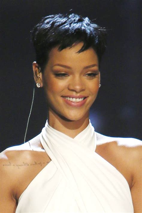 Rihannas Best Ever Hairstyles A Timeline Rihanna Hairstyles Sassy