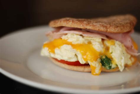 A real brunch extravagance, this full english crumpet sandwich has everything you want from a breakfast. Breakfast Sandwich Recipe - 4 Point Total - LaaLoosh