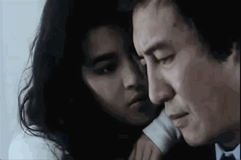 吳孟達在無綫工作時認識了盧少慈，但當時已有家室的吳孟達於1989年和盧少慈同居，兩人之間也生了一個女兒。 吳孟達於1993年赴 新加坡 拍攝《 花田囍事 》時認識了現任馬來西亞籍妻子侯珊燕（又名侯三妹）。 兩人認識時間不長，但感情迅速升溫。 她是亦舒最愛喜寶，慘遭家暴失婚失財，亞視一姐歷盡劫難續寫精彩 - 每日頭條