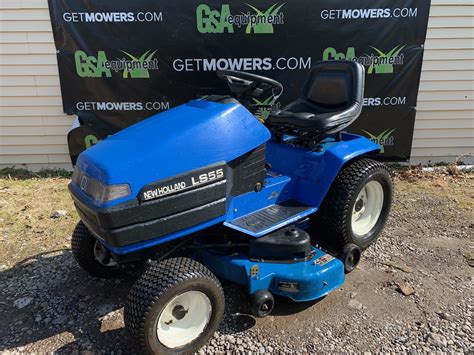 48in New Holland Ls55 Hydrostatic Lawn Tractor W Front Snow Blade