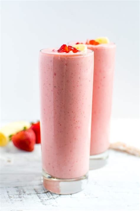 Easy Homemade Strawberry Banana Milkshake Recipe