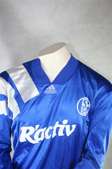 Ein talent aus der knappenschmiede kommt kaum zum zug bei s04 und steht nun vor einem transfer zu besiktas istanbul. Adidas FC Schalke 04 Trikot 1991/92 Heim königsblau Ractiv ...