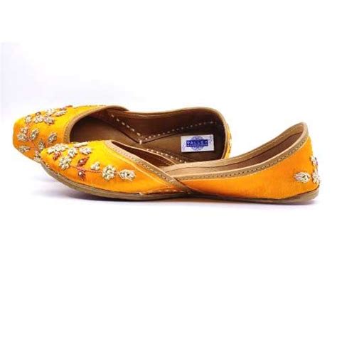 Leather Embroidered Flower Embroidery Punjabi Jutti Size 36 40 At Rs 620 Pair In Jaipur