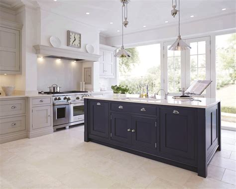 Dark blue kitchen cabinets for sale. LEADING FAD IN KITCHEN CABINETRY STYLE - Homes Tre | Blue ...