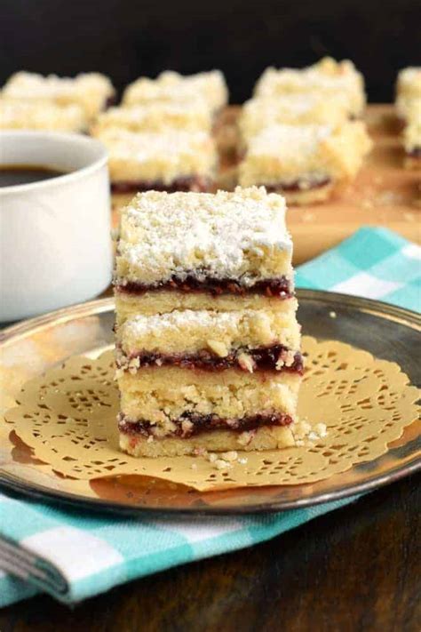 Add a vanilla cream filling, a streusel topping and sprinkle with sugar to create a creme brulee type upper crust. Raspberry Shortbread Crumble Bars Recipe - Shugary Sweets