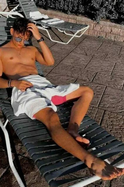 Shirtless Male Muscular Pool Jock Sunbather Bare Foot Hunk Guy Photo