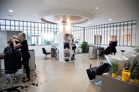 .salon lm la croix rousse à lyon 4, salon lm lumière à lyon 8 et salon lm à villefranche. LM coiffure - Meilleur salon de coiffure Saint-Germain