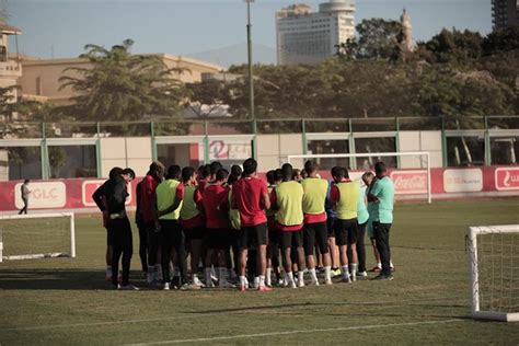 ماتش الزمالك اليوم ، وبدأ الأهلي في الأستعدادات لمواجهة الزمالك قبل يومين و تدرب بشكل جيد مباراة الاهلي والزمالك. صور.. مران الأهلي | تأهيل ياسر إبراهيم وتراي ماتش ومحاضرة ...