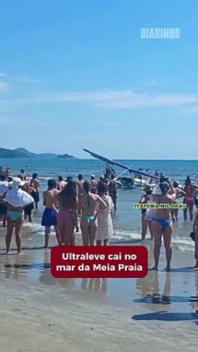 Ultraleve cai no mar duas pessoas são resgatadas Vídeo Dailymotion