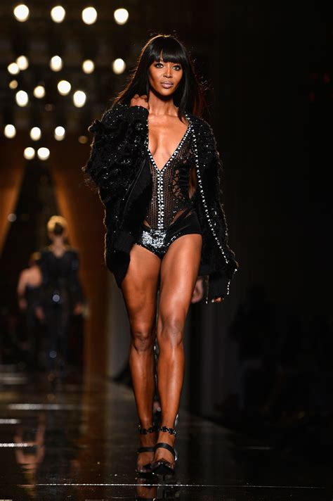 Naomi Campbell Hit The Catwalk For Versaces Paris Haute Couture Show