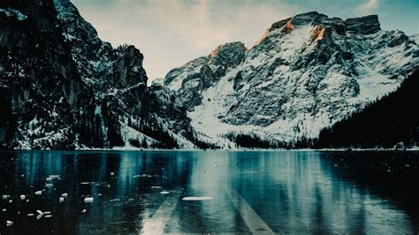 Download 1366x768 Wallpaper Winter Mountains Floating Ice Lake