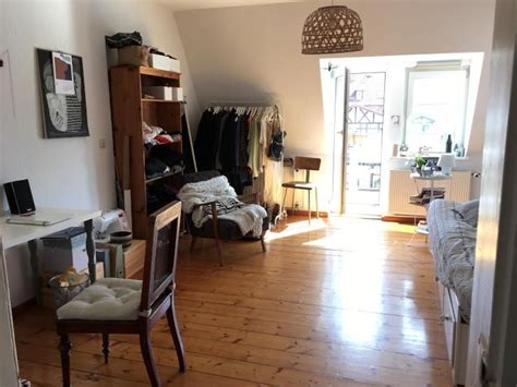 Wer in jena eine günstige wohnung oder preiswerte zimmer sucht, hat eine chance fündig zu werden, wenn er zum wohnen und um miete zu sparen, kann man auch eine billige und provisionsfreie. Herrliches Balkonzimmer in schönster Lage frei ab 1.Juli ...