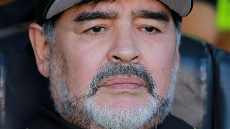 Diego maradona was widely regarded as the best footballer in the world in the 1980s and his crowning achievement was his world cup win with argentina in 1986. Diego Maradona | Promiflash.de