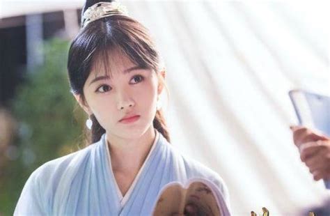 龚俊, born 29 november 1992) is a chinese actor. 鞠婧禕唱的這首歌，歌詞里隱藏的大秘密你聽出來了嗎？ - 每日頭條