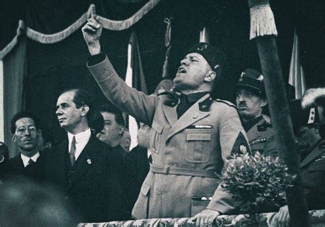 Il Celebre Discorso Di Mussolini Del 10 Giugno 1940 Litalia Entra In