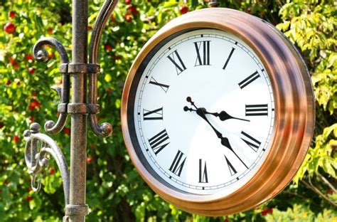 5 Best Uk Garden Clocks Reviewed Jul 2020 Upgardener