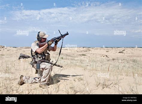 Us Marine Aiming A Gun With Grenade Launcher Stock Photo Alamy