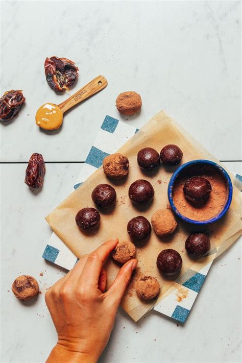 Just wondering if i could substitute the dates altogether and just use a natural sugar for sweetening, or. 10-Minute Chocolate Truffles (Date-Sweetened) | Recipe ...