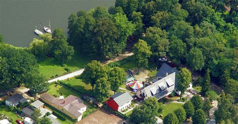 In diesem alten haus ist die sanierung wirklich gelungen, die alte balken konnten Im Haus Tilia am Schwielowsee Ferch bei Potsdam ...