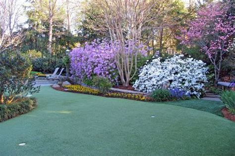 How much does it cost to put a putting green in your backyard? Equipment and supplies needed for a do it yourself backyard putting green. | Backyard putting ...