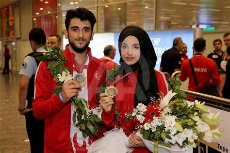 Toplam 9.460 türkiye a milli futbol takımı haberi bulunmuştur. Dünya ikincisi Türkiye Tekvando Milli Takımı yurda döndü ...
