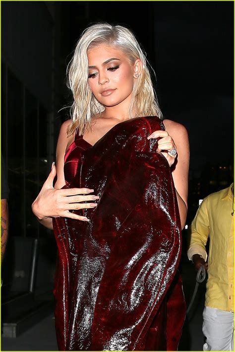 Kylie Jenner Shows Off New Blonde Hair During A Night Out Photo