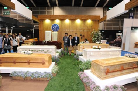 Hong Kong Expo Displays New Funeral Trends Including Piano Themed