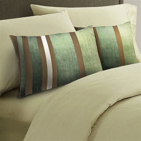Designer Throw Pillows Ideas To Beautify Your Furniture