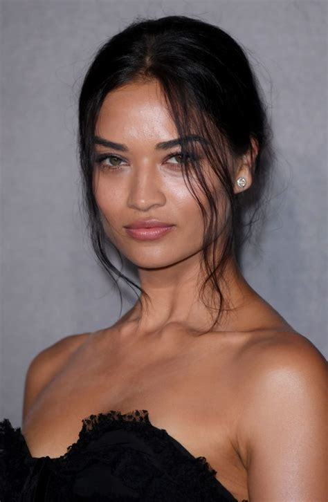 Shanina Shaik 2017 Amfar Gala Milano Photocall In Milan