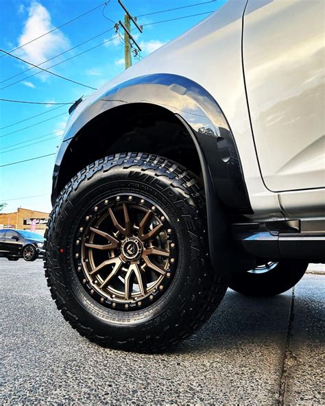 Isuzu D Max White Fuel Off Road Rebel 6 D681 Wheel Front