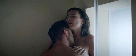 Emily Ratajkowski Nude Sex Under The Shower From Welcome Home