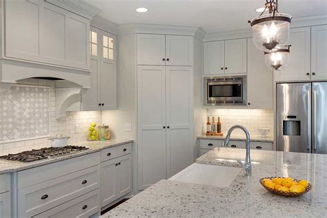 Call 760 912 75 95. Cabinets, all flush shaker style, nobs Prefer different ...