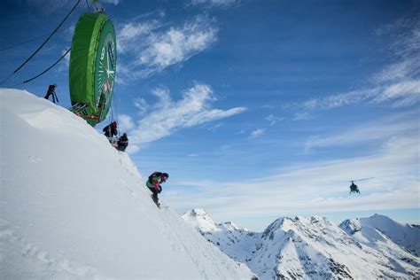 The freeride world tour is an annually toured series of events in which the best freeskiers and snowboard freeriders compete for individual event wins, as well as the overall title of world champion in their respective genders and disciplines. Start vorverlegt - Es geht los bei der Freeride World Tour ...