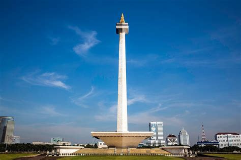 Tempat Wisata Monumen Nasional Keindahan Sejarah Indonesia Travel News