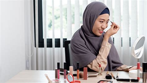 14 Halal Makeup And Beauty Brands That Every Muslim Woman Will Love Her
