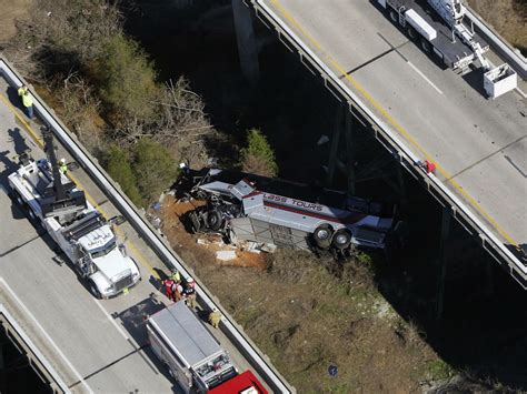 Alabama bus carrying high school students plunges into ravine killing