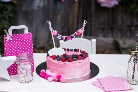 Mit banane im kuchen wird gefeiert. juxi's bakery: Geburtstagstorte für Mädchen (Cake Smash ...