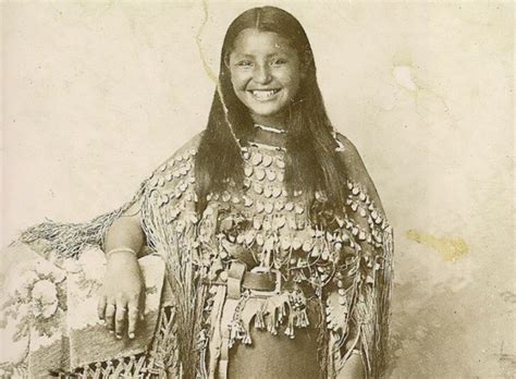 36 Stunning Portraits Of Native American Teenage Girls From The 1800 To 1900′s Native American