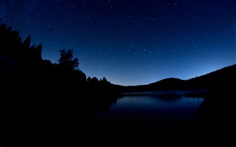 Download Wallpaper 1440x900 Lake Dark Night Starry Sky