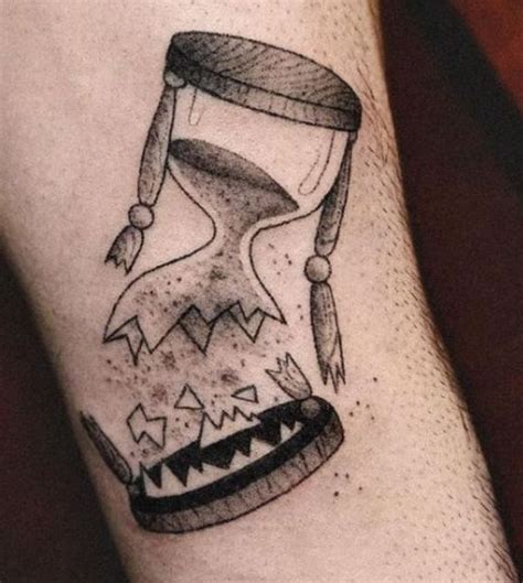 Top More Than 75 Broken Hourglass Tattoo Latest In Eteachers