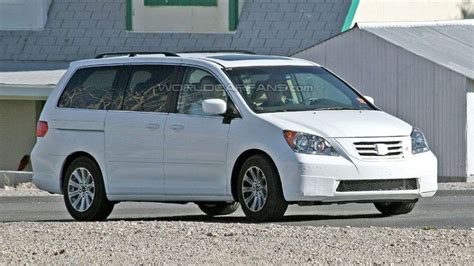 Honda Odyssey Facelift Spy Photos Round 2