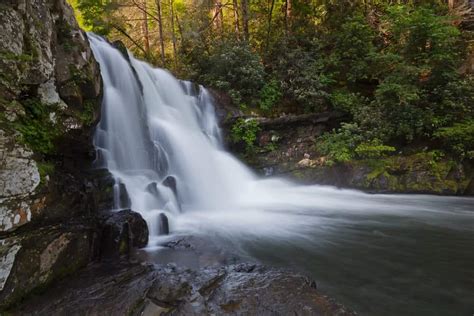 Top 6 Picture Perfect Smoky Mountain Waterfalls Near Our Cabins