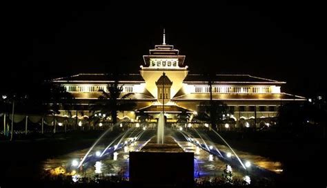 Daerah objek wisata di bandung ini menjadi wajib anda kunjungi ketika malam hari untuk menikmati suasana kota bandung dari sudut yang lain. 7 Wisata Malam di Bandung Paling Asyik Dikunjungi