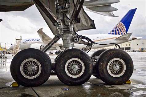 United Airlines Boeing 777 300er Right Main Landing Gear San Francisco