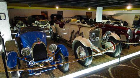 Die grösste Oldtimer-Sammlung der Schweiz | Antique cars, Vehicles