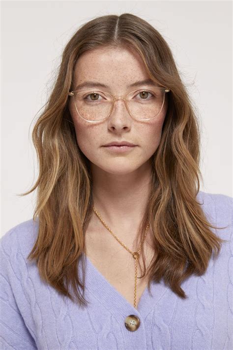 Stylish Eyeglasses For Oval Face Shapes