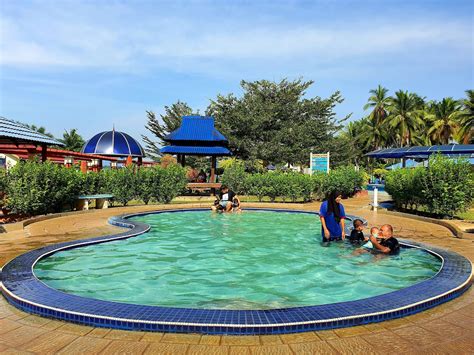 Nama sebenarnya dari wisata air panas ciseeng bogor adalah kolam air panas tirta sanita ciseeng. Kolam Air Panas Sg Gersik Muar - orangmuo.my