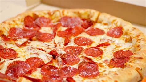How Pepperoni Became Americas Favorite Pizza Topping America Domani