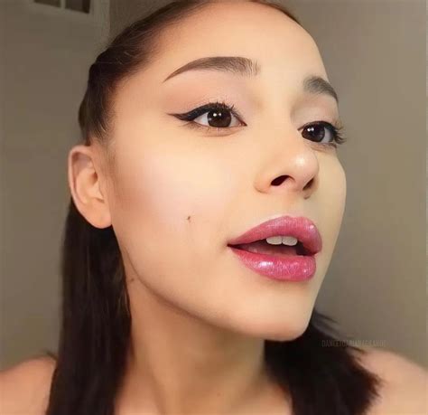i d bust all over that face in two minutes with those glossy lips r arianagrandelewd