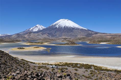 Filepaisaje De Montañas Entre La Frontera Bolivia Chile